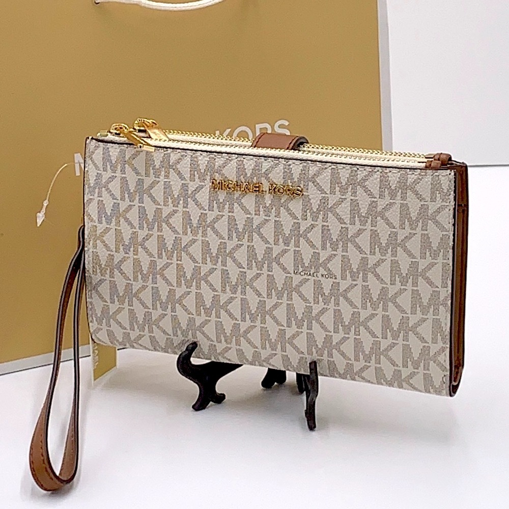 MICHAEL KORS LARGE DOUBLE ZIP WALLET WRISTLET 
COLOR: Vanilla LUGGAGE SI…
